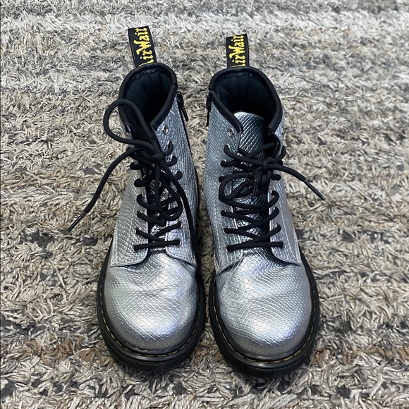 Dr. Martens 1460 kids Metallic Silver Combat Boots sz 2 great condition - Picture 3 of 10
